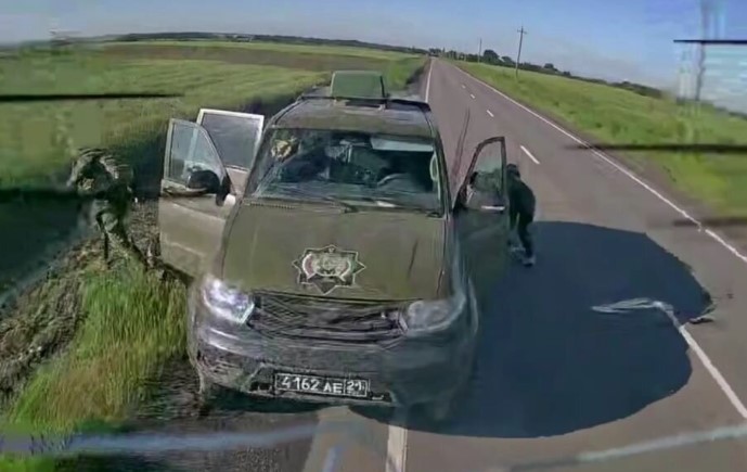 Оператори дронів 65-ї ОМБр знищили 10 одиниць російської логістичної техніки на Запоріжжі Оператори дронів 65-ї ОМБр знищили 10 одиниць російської логістичної техніки на Запоріжжі